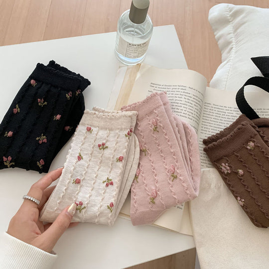 Lässige Blumenstrümpfe