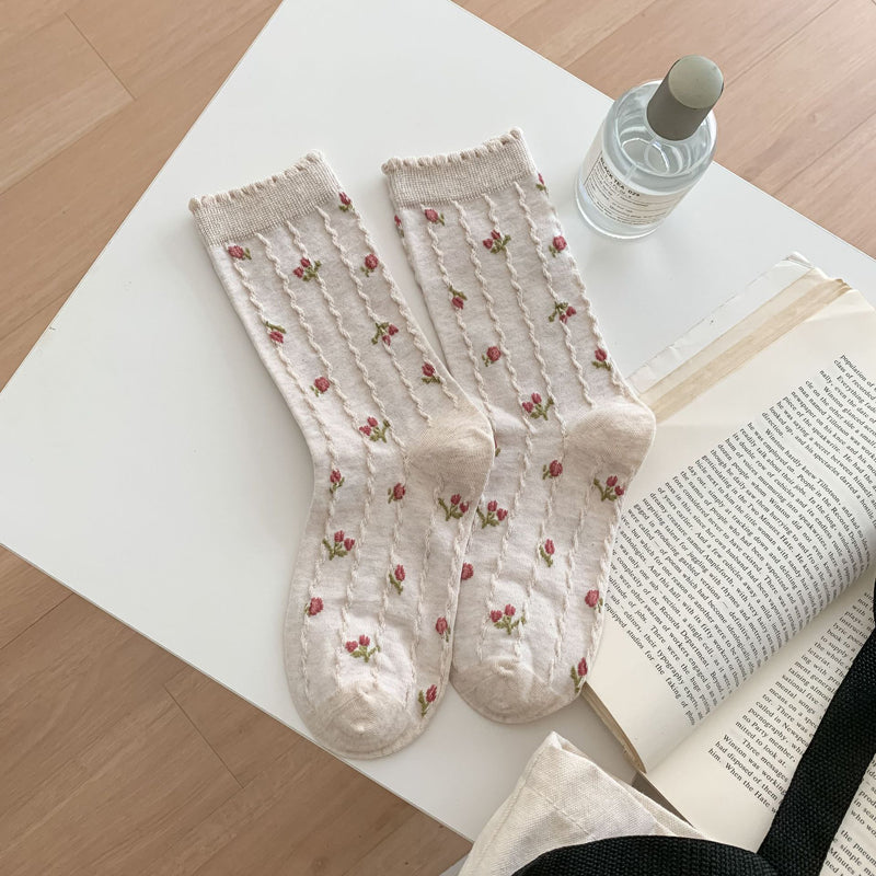 Lässige Blumenstrümpfe