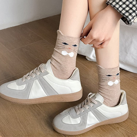 Lässige Socken mit Katzenmuster