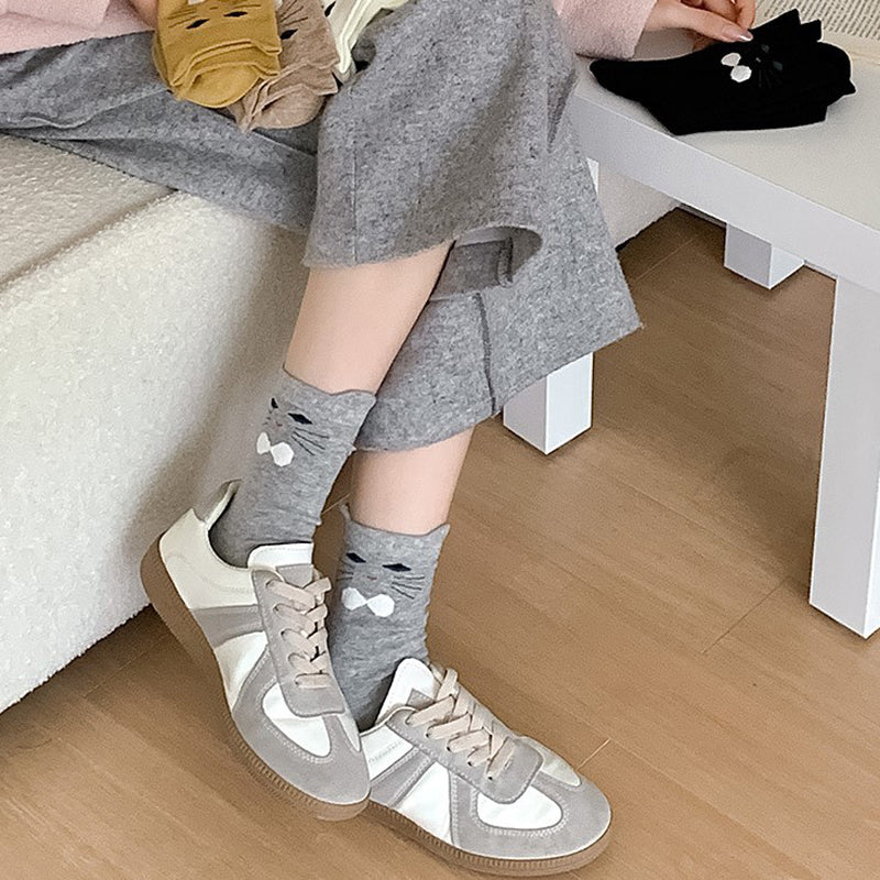 Lässige Socken mit Katzenmuster