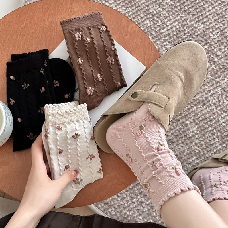 Lässige Blumenstrümpfe