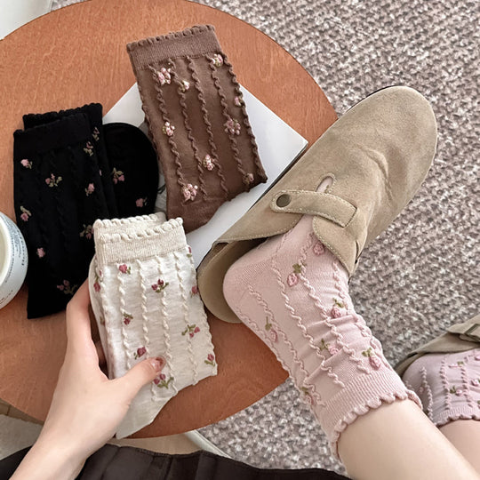 Lässige Blumenstrümpfe