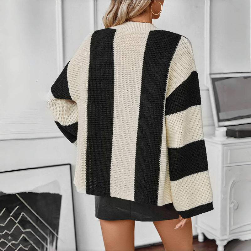 Lässig gestrickter Cardigan mit Streifen