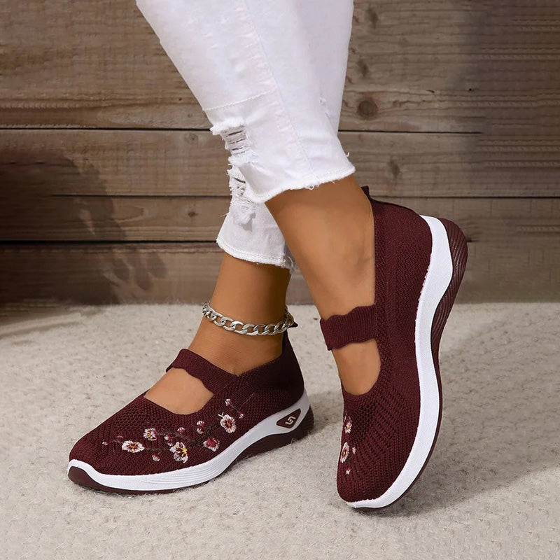 Atmungsaktive mit Blumen bestickte Schuhe