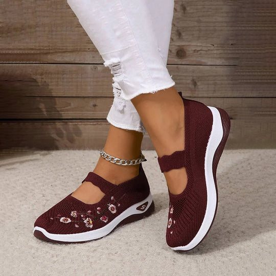 Atmungsaktive mit Blumen bestickte Schuhe