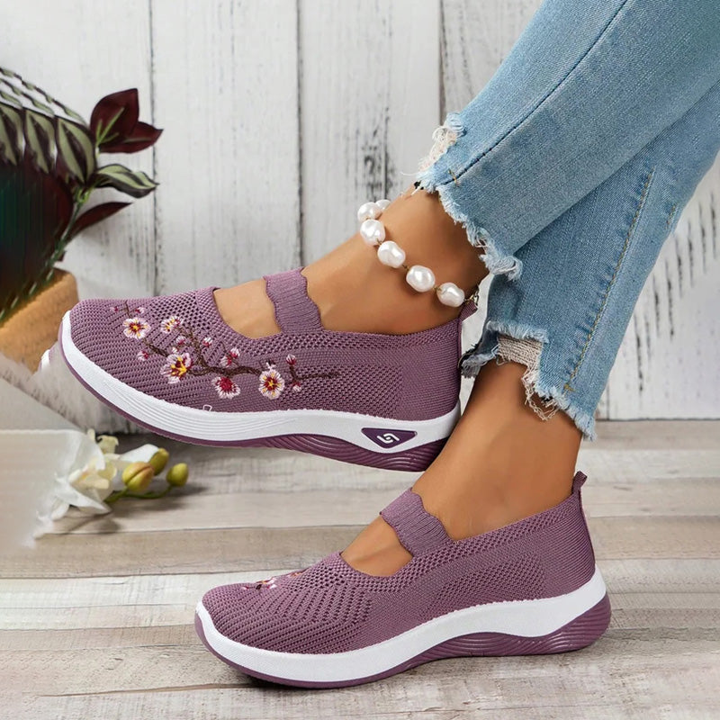 Atmungsaktive mit Blumen bestickte Schuhe