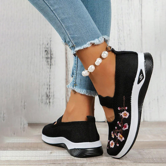 Atmungsaktive mit Blumen bestickte Schuhe