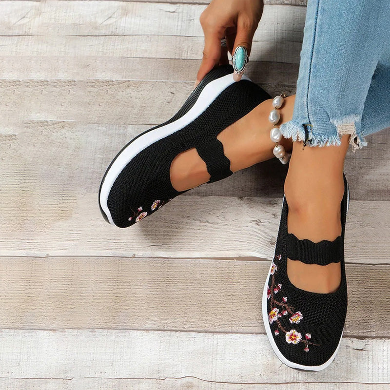 Atmungsaktive mit Blumen bestickte Schuhe