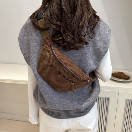 Entspannter farbenfroher Schultertasche