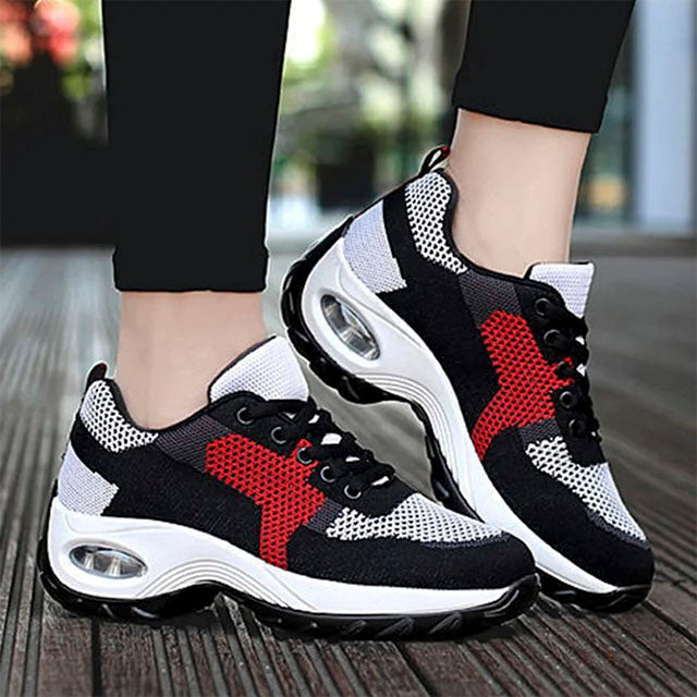 Atmungsaktive Körbe in Farbblöcken