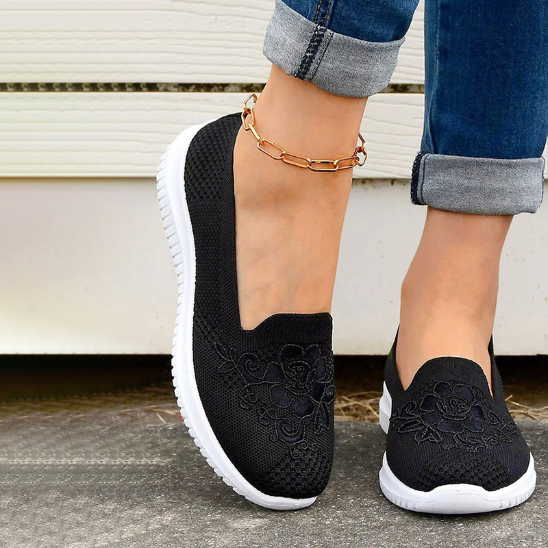 Atmungsaktive mit Blumen bestickte Schuhe