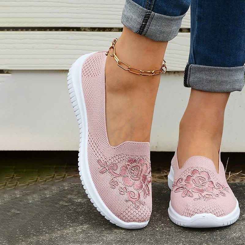 Atmungsaktive mit Blumen bestickte Schuhe
