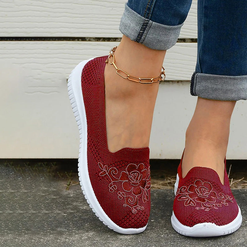 Atmungsaktive mit Blumen bestickte Schuhe