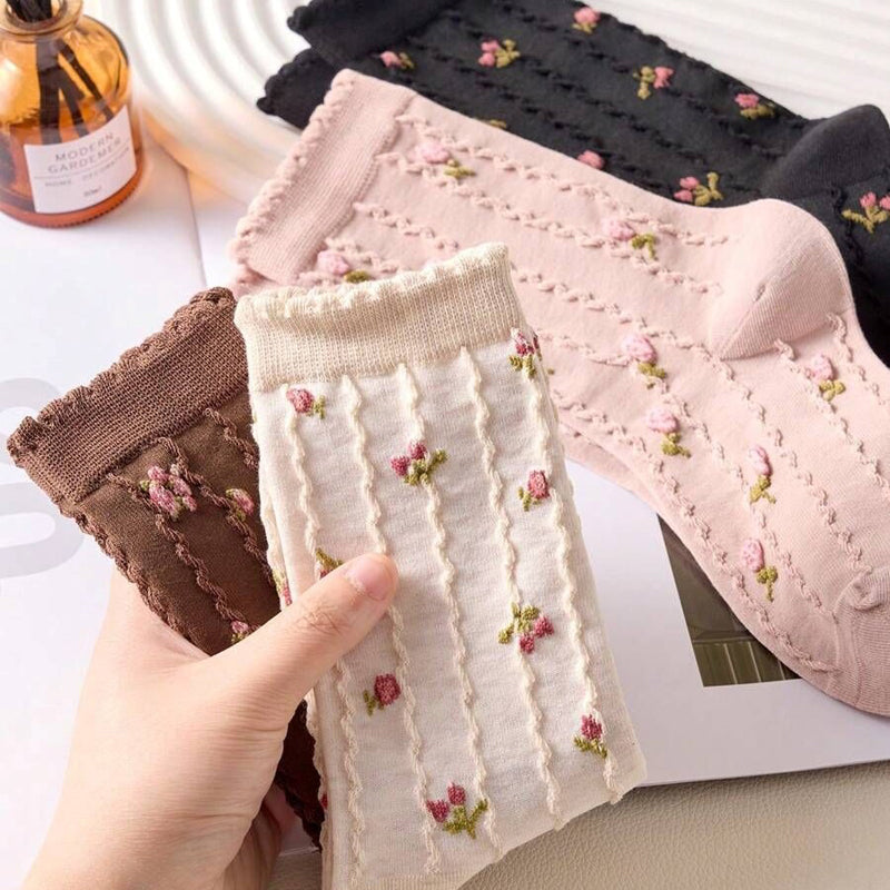 Lässige Blumenstrümpfe