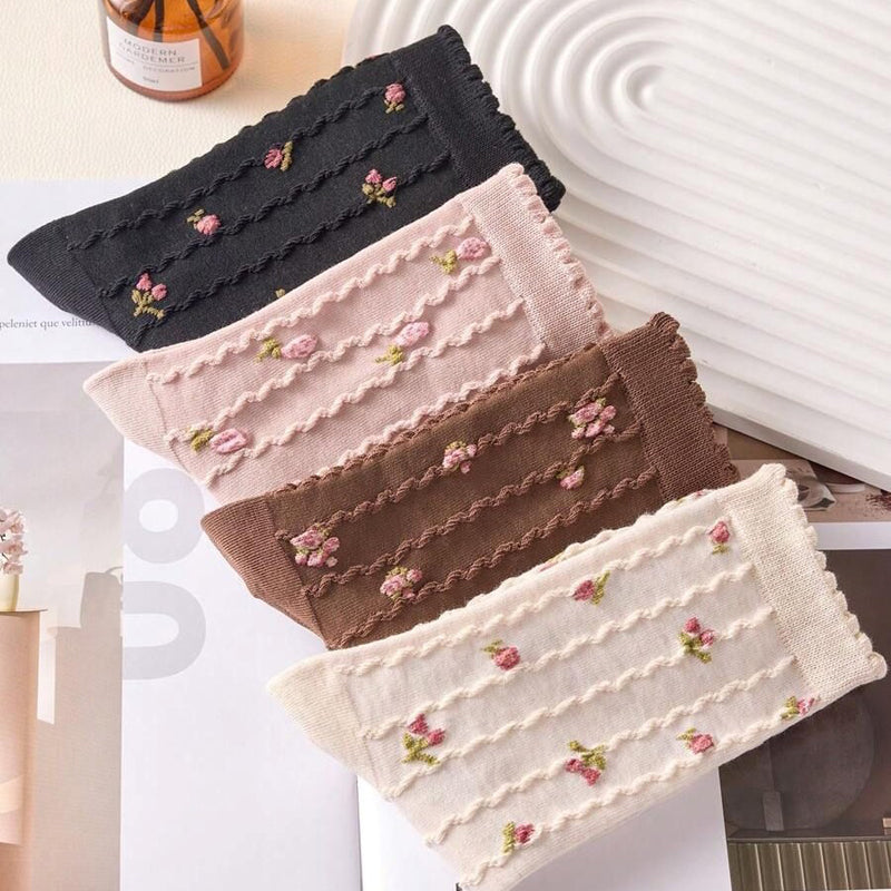 Lässige Blumenstrümpfe