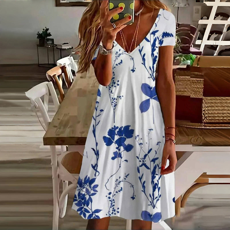 Lässiges Kleid mit Blattmuster