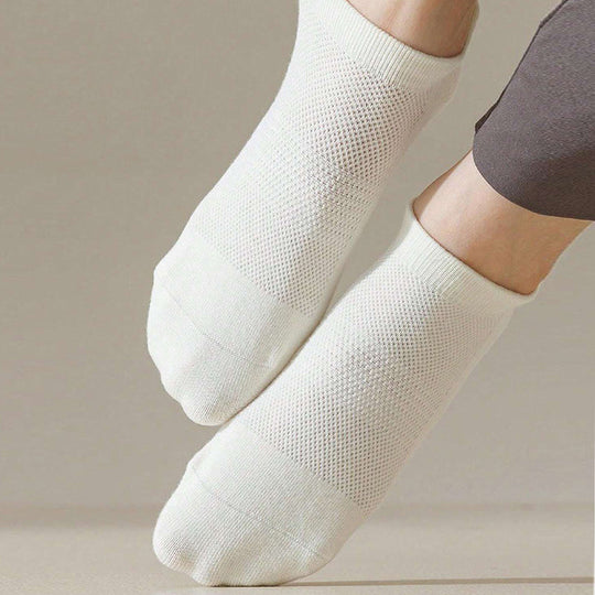 Einfarbige atmungsaktive Socken