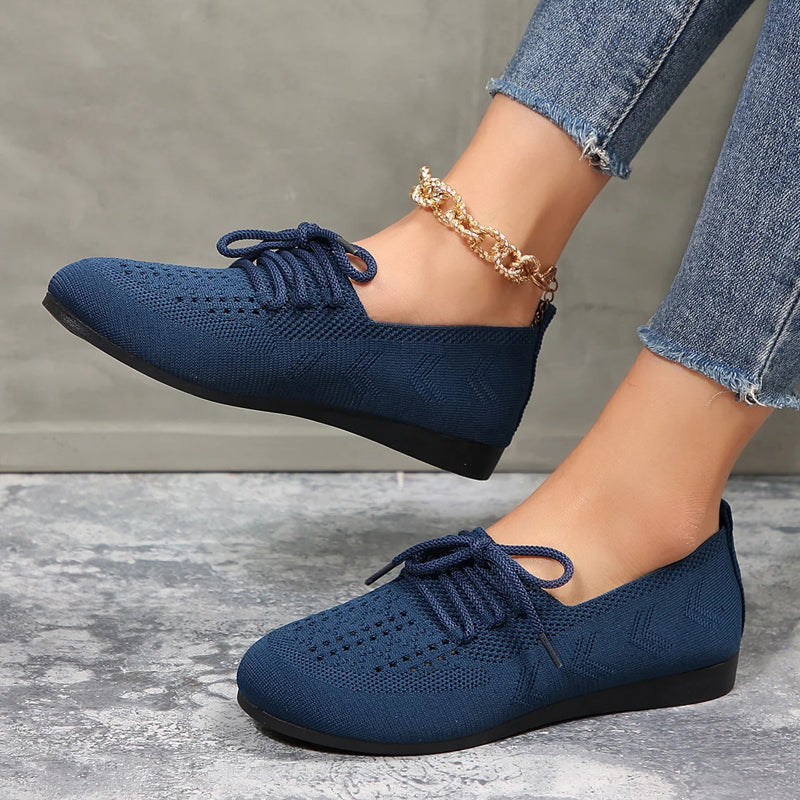 Bequeme flache Mesh-Sneaker