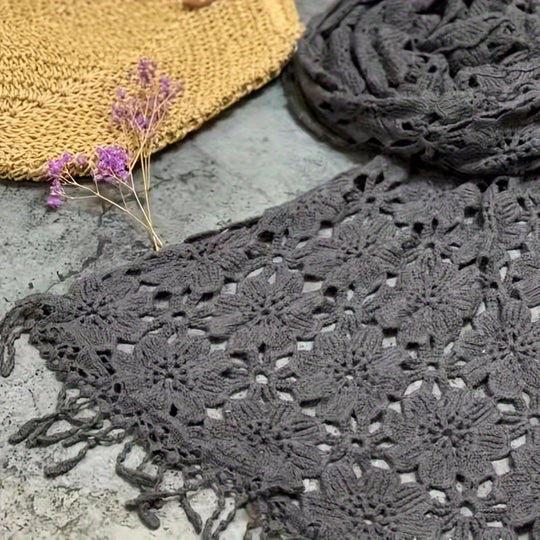 Lässiges Blumenhalsschal aus Creuse