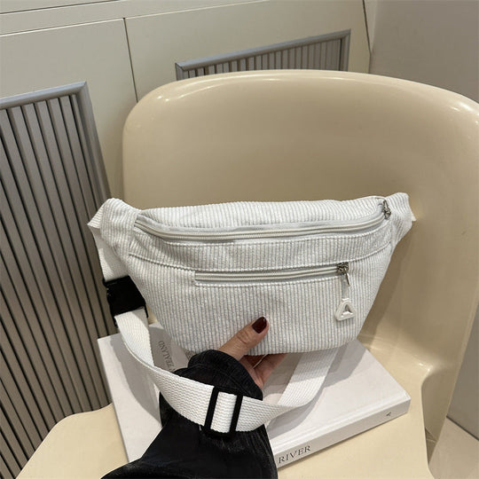 Entspannter farbenfroher Schultertasche