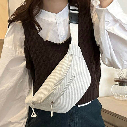 Entspannter farbenfroher Schultertasche