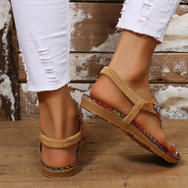 Lässige Boho-Strandsandalen