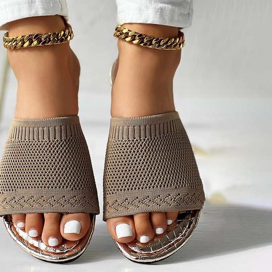 lässige Strandpantoffeln