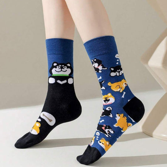 Asymmetrische Socken mit Tierdruck