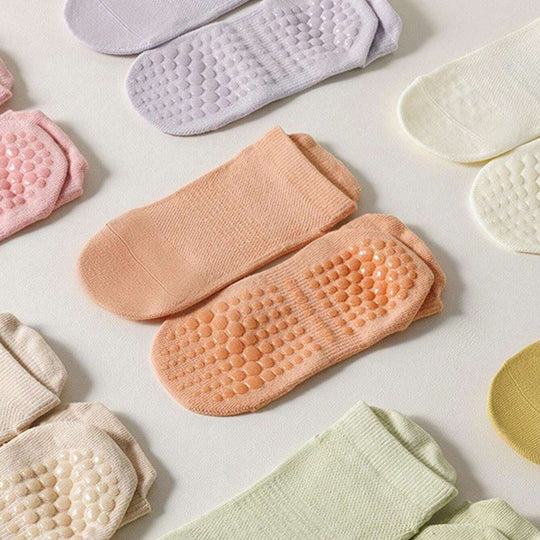 Einfarbige atmungsaktive Socken