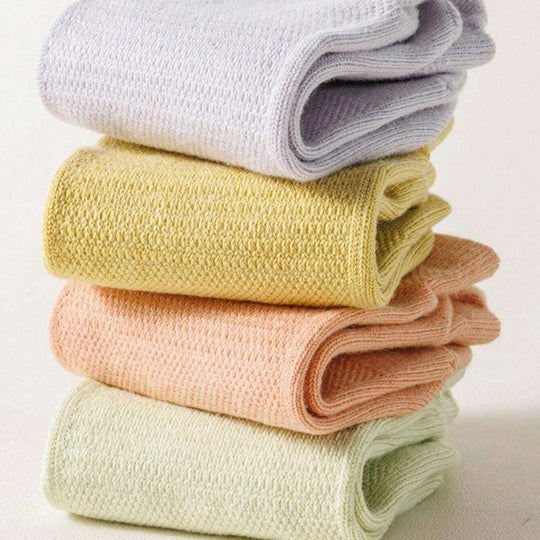 Einfarbige atmungsaktive Socken