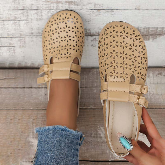 Bequeme flache Schuhe mit durchgehendem Absatz