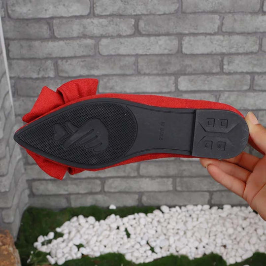 Pumps mit spitzer Spitze