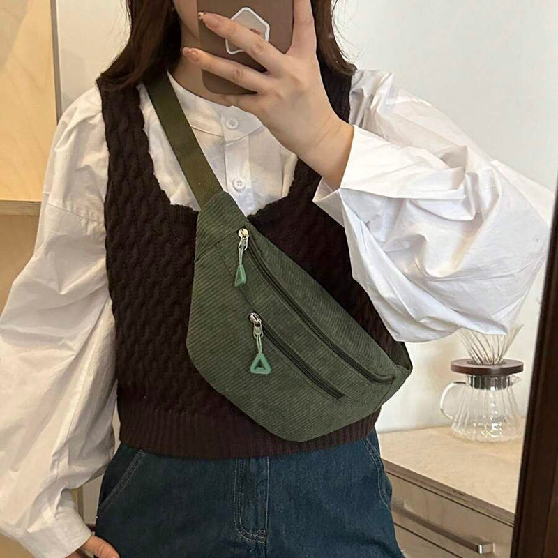 Entspannter farbenfroher Schultertasche