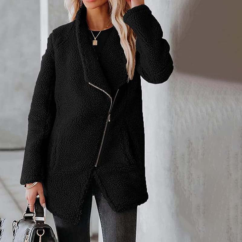 Bequemer warmer Plüschmantel