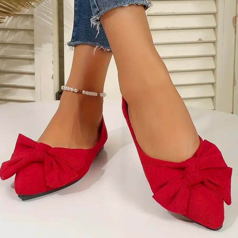 Pumps mit spitzer Spitze