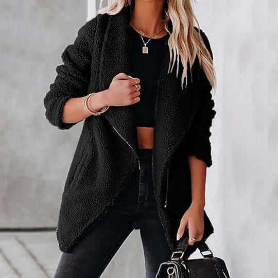 Bequemer warmer Plüschmantel