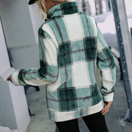 Bequemer warmer Plüschmantel