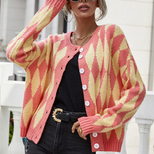 Lässiger Cardigan im geometrischen Strickmuster