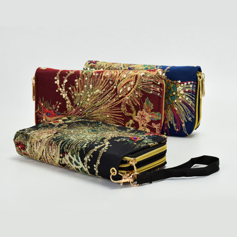 Stickerei-Pfau im ethnischen Stil