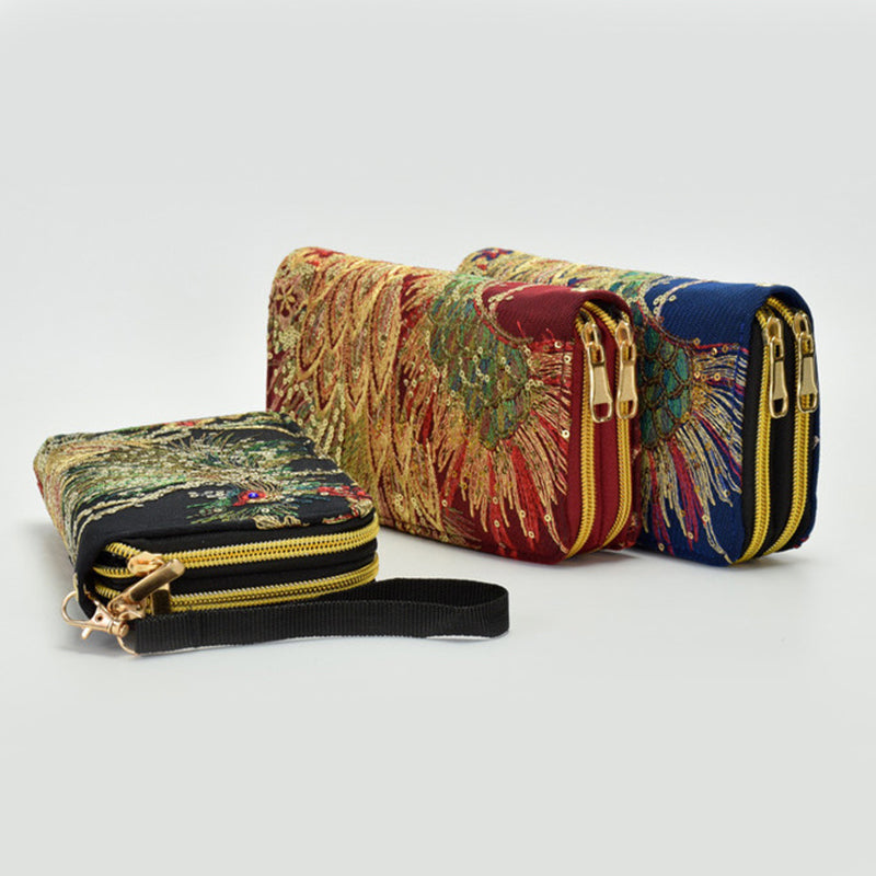 Stickerei-Pfau im ethnischen Stil