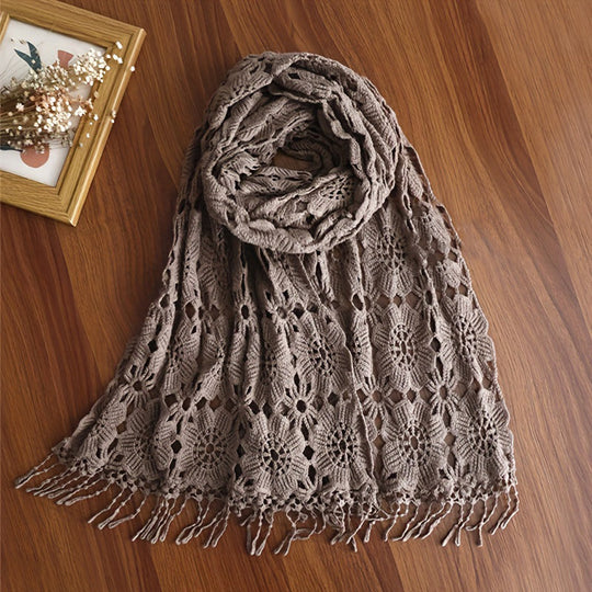 Lässiges Blumenhalsschal aus Creuse