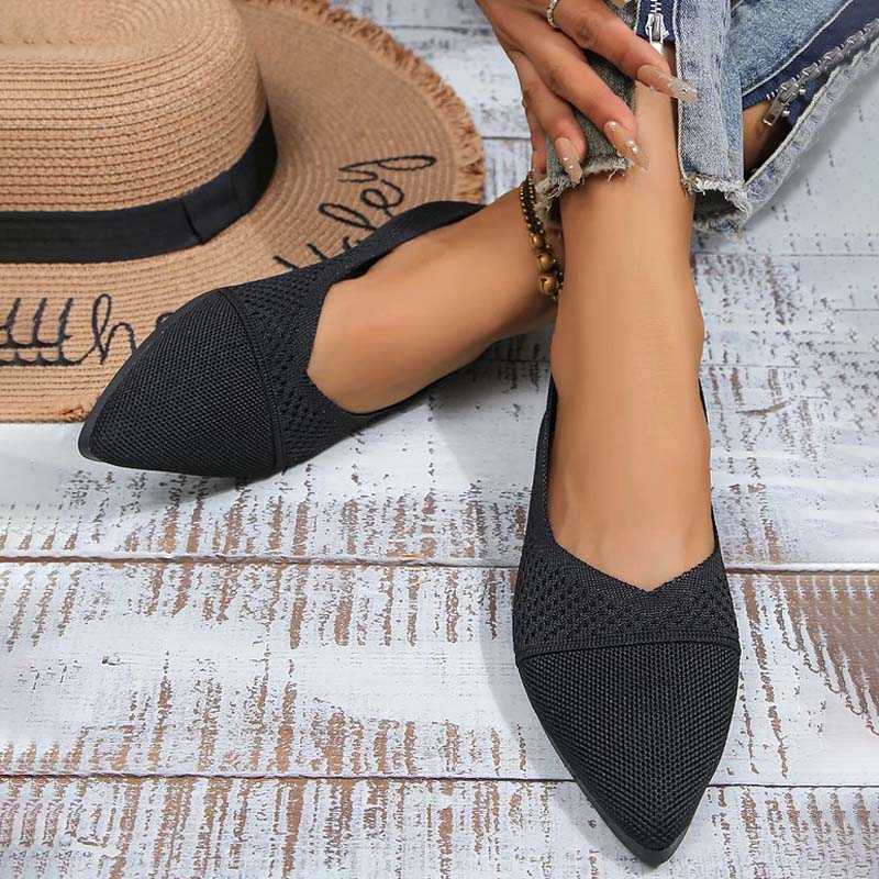 Atmungsaktive Schuhe mit spitzer Zehenpartie