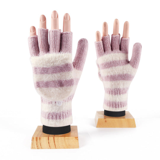 Gestreifte gestrickte Handschuhe