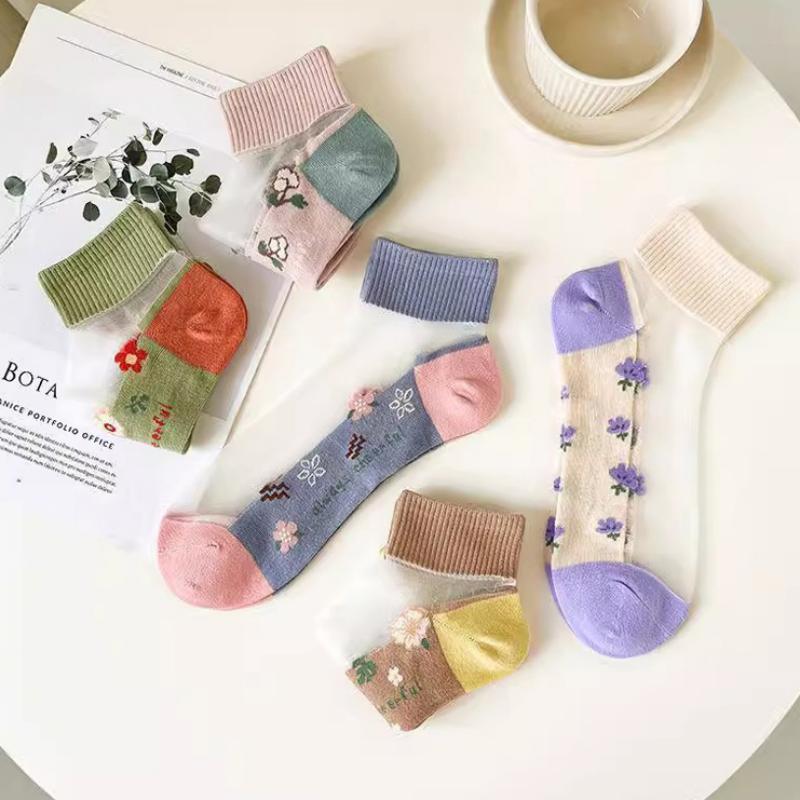 Atmungsaktive Blumenstrümpfe