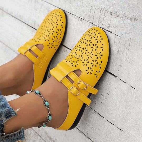 Bequeme flache Schuhe mit durchgehendem Absatz