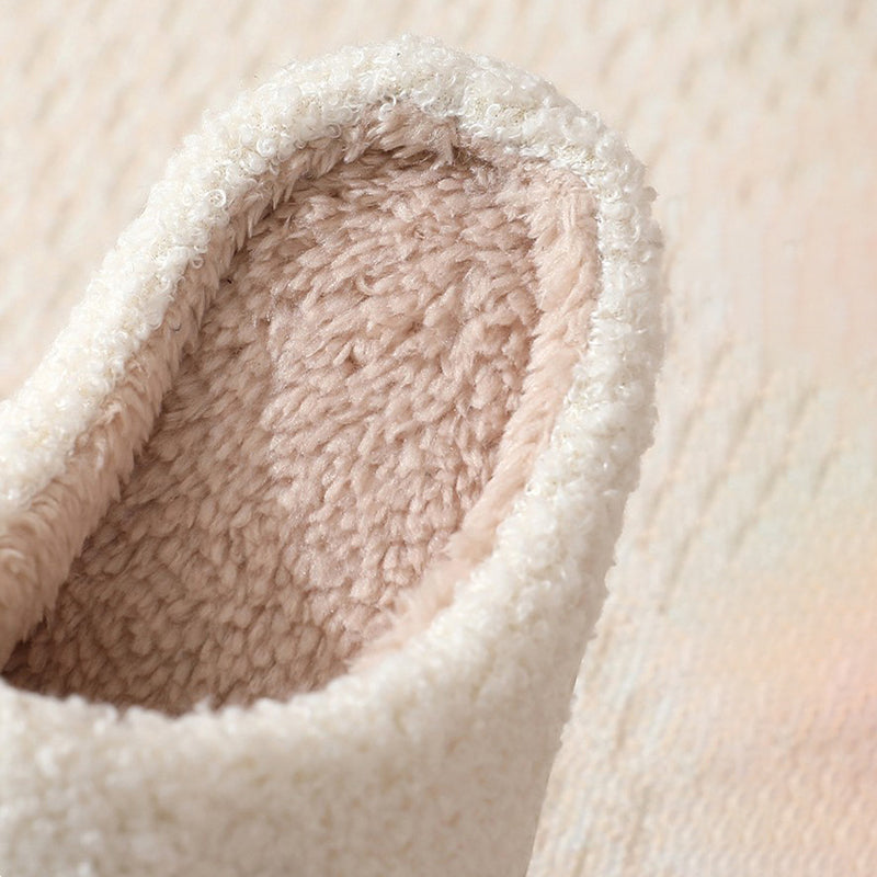 Bequeme Weihnachts-Pantoffeln aus Plüsch