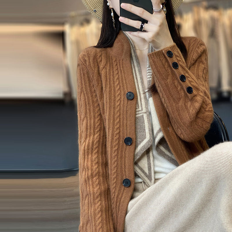 Lässiger einfarbiger gestrickter Cardigan