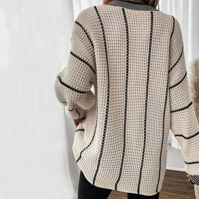 Lässiges gestreiftes Strickpulli