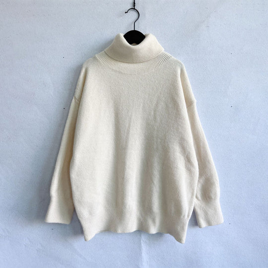 Lässiger Pullover aus einfarbigem Strick