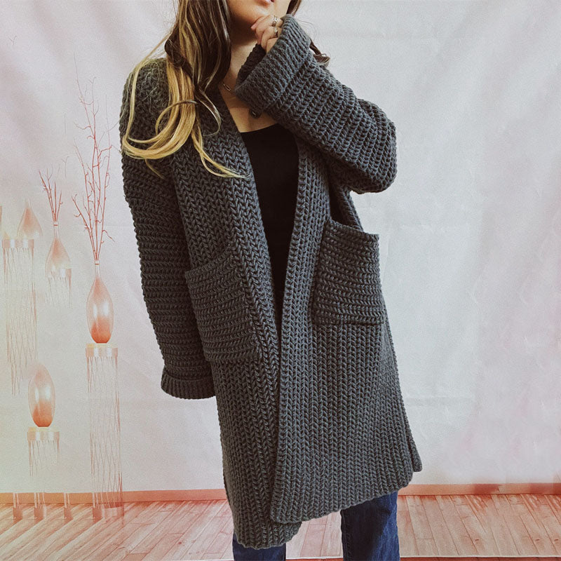 Lässiger einfarbiger gestrickter Cardigan